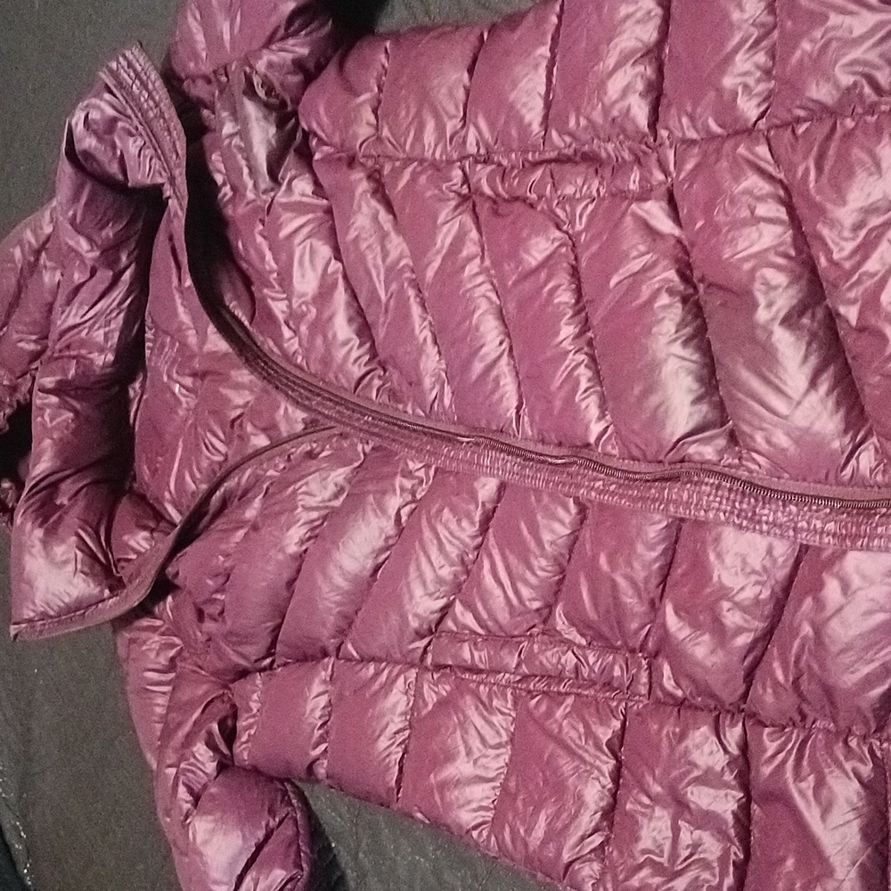 Calvin Klein packable lightweight premium down coat maroon medium excellent